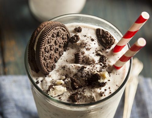 Batido helado con galletas