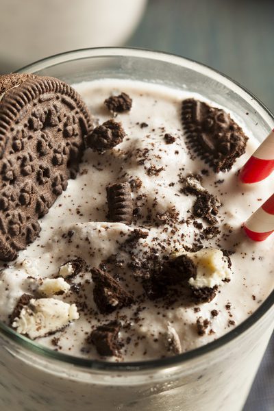 Batido helado con galletas