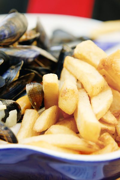 Mejillones con patatas fritas
