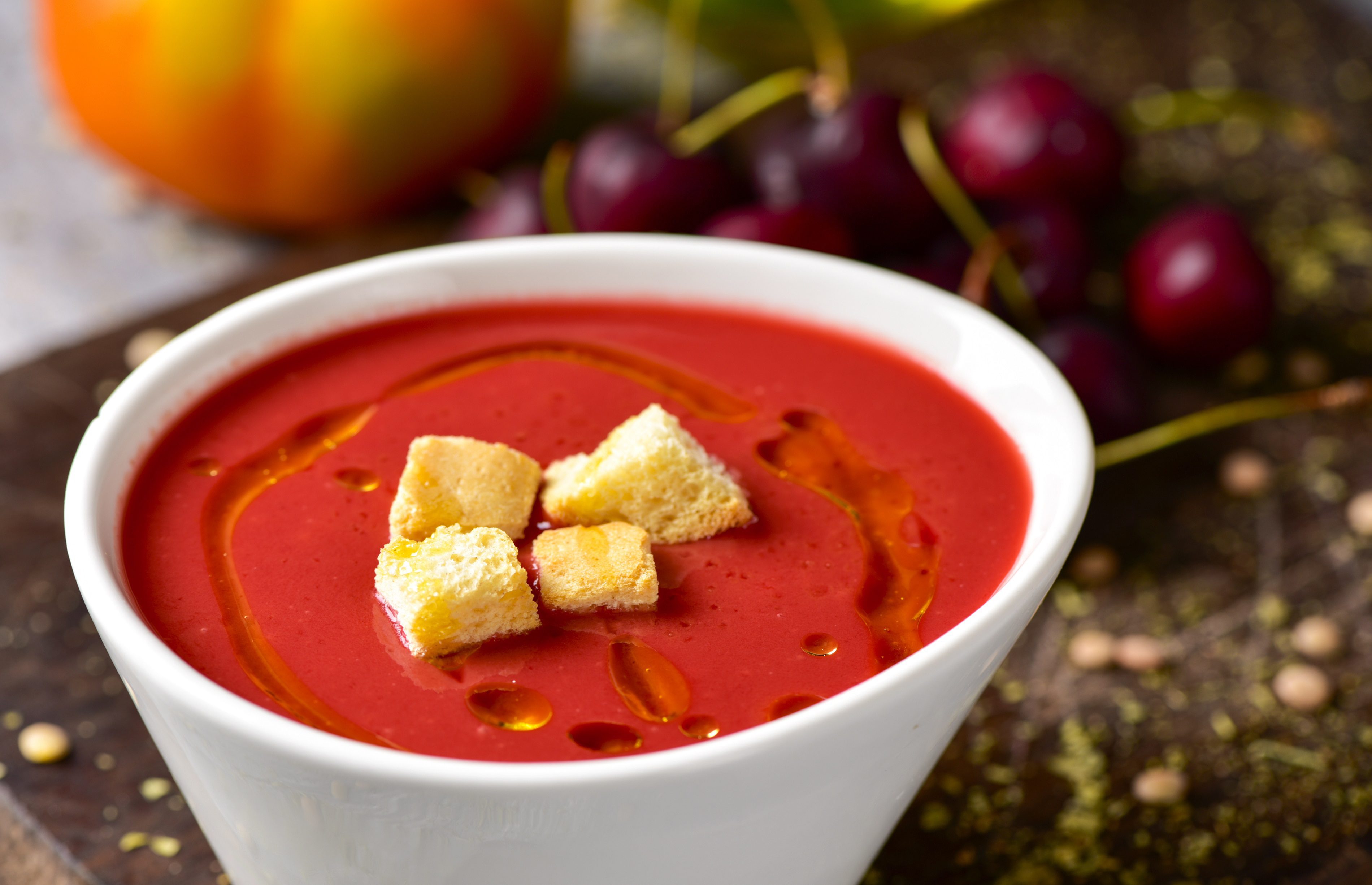 Gazpacho con aceite de cebollino