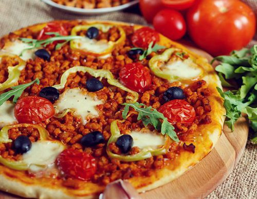 Pizza boloñesa