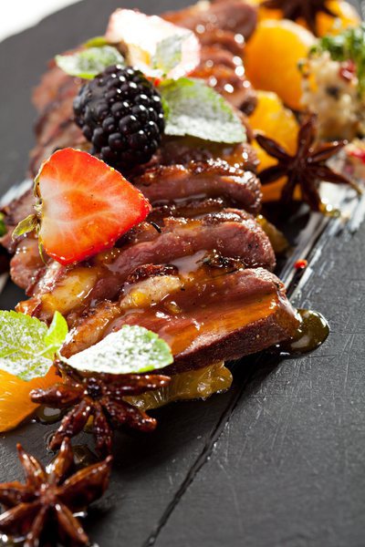 Pato a los frutos rojos