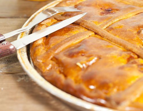 Empanada de atún, huevo y tomate