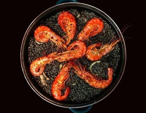 Arroz negro con chipirones