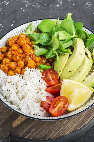 Ensalada de arroz y aguacate