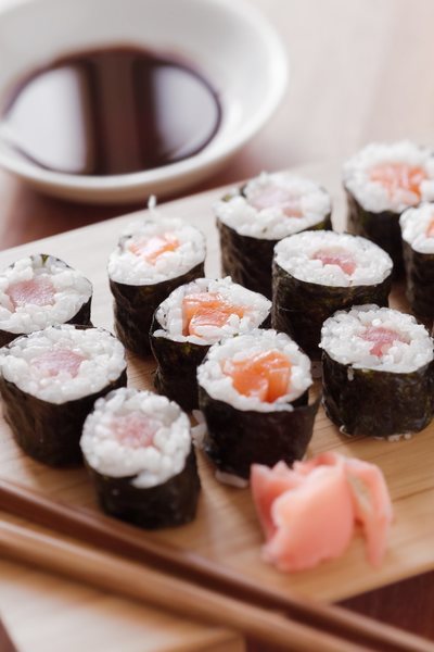 Makis de salmón y pepino