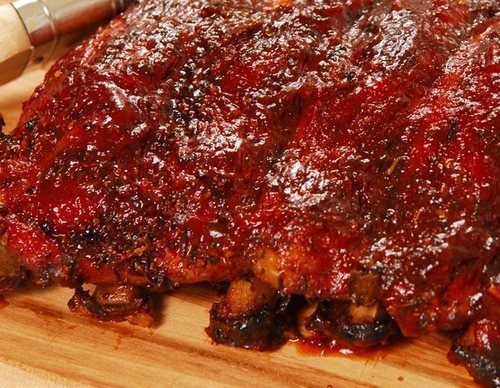 Costillas asadas con salsa barbacoa
