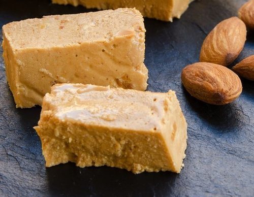 Turrón casero de almendra