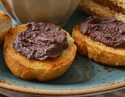 Paté de aceitunas negras