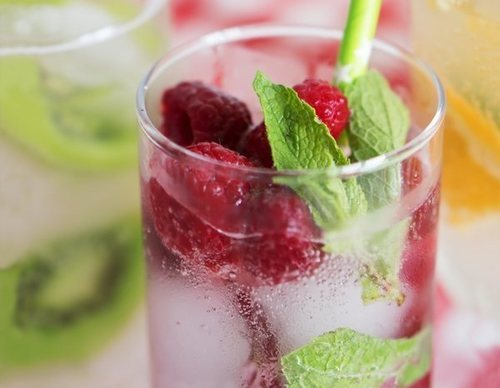 Mojito de kiwi y frambuesa