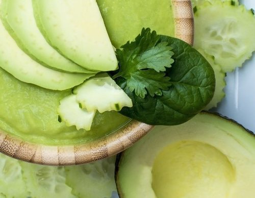 Sopa de pepino y aguacate