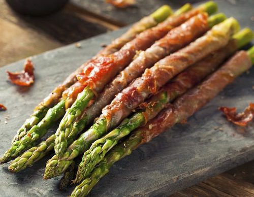 Espárragos con jamón