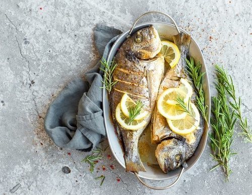 Dorada en salsa de manzana