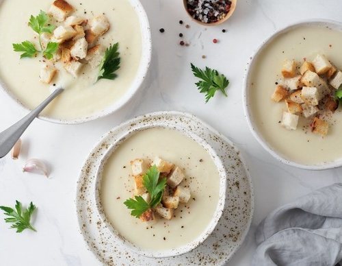 Sopa de patata con coliflor